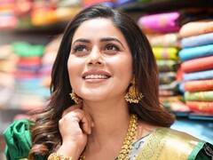 Poorna pics: திருமண மலர்கள் தருவாயா...நிச்சயம் செய்யப்பட்ட பூர்ணா கிளிக்ஸ்...!