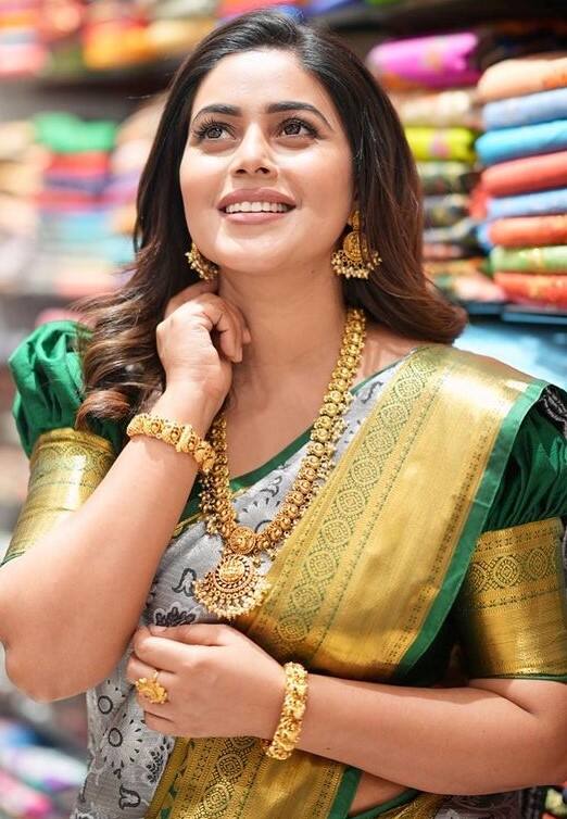 ஞாயிறுக்கும் திங்களுக்கும் தூரம் இல்லை