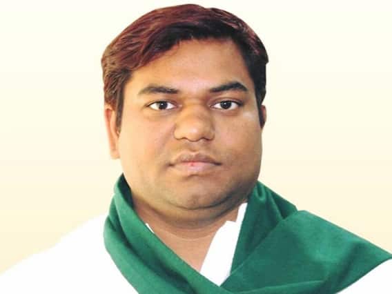 Bihar Politics: वीआईपी सुप्रीमो को फिर झटका! मंत्री पद छीनकर अब सहनी को सर्वदलीय बैठक से भी किया 'OUT' Bihar Politics: वीआईपी सुप्रीमो को फिर झटका! मंत्री पद छीनकर अब सहनी को सर्वदलीय बैठक से भी किया 'OUT'