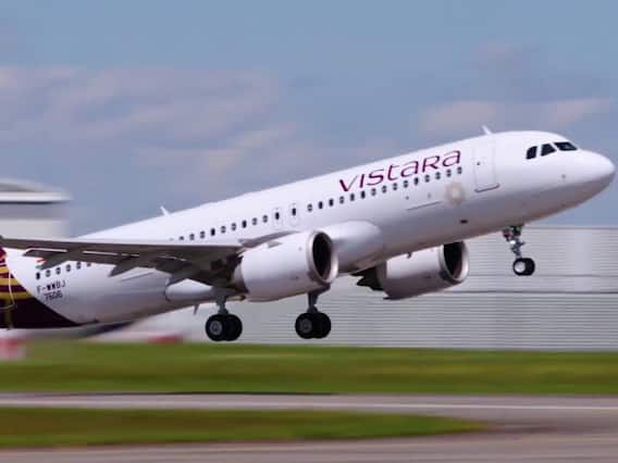 Air Vistara : विमान प्रवाशांच्या सुरक्षेबाबत गंभीर चूक, Air Vistara ला DGCA कडून 10 लाखांचा दंड Air Vistara : विमान प्रवाशांच्या सुरक्षेबाबत गंभीर चूक, Air Vistara ला DGCA कडून 10 लाखांचा दंड