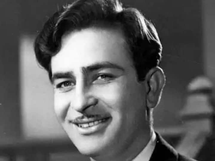 Raj Kapoor 34th Death Anniversary is today, when is fans lifted taxi on their shoulders read here special story Raj Kapoor Death Anniversary: जब राज कपूर के फैन्स ने उनकी टैक्सी को उठा लिया था कंधों पर, ये थी वजह