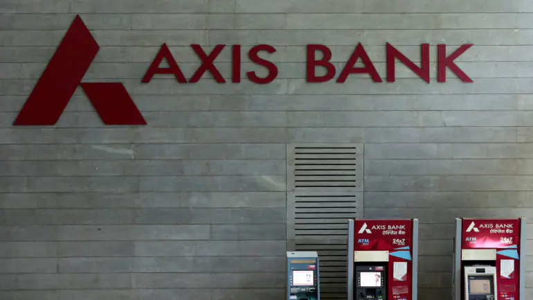 Axis Bank Service charges: சேவைக் கட்டணங்களை உயர்த்தும் ஆக்சிஸ் வங்கி.. விவரங்கள் என்ன?