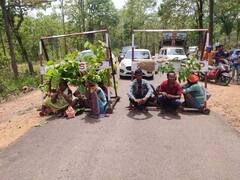 Chhattisgarh News: नारायणपुर में DRG जवानों पर ग्राम पटेल से मारपीट के आरोप, गुस्साए ग्रामीणों ने किया चक्काजाम