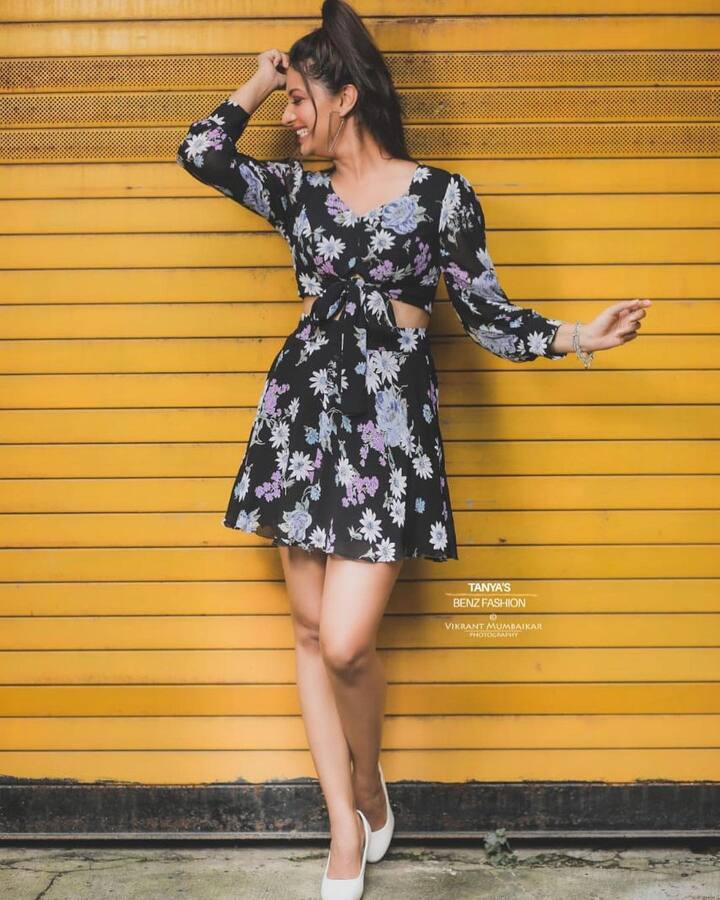 होणार सून मी या घरची या मालिकेनंतर तेजश्रीची फॅन फॉलोविंग जबरदस्त वाढली. सध्या इंस्टाग्रामवर तिचे 1Mहुन जास्त फॉलोअर्स आहेत.(photo credit: Tejashree Pradhan/ instagram)