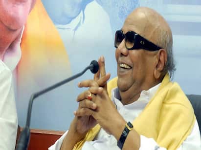 DMK Leader Kalaignar Karunanidhis humorous answers at press meets kalaignar Karunanidhis Press meet: திக்கு முக்காட வைத்த கலைஞரின் நச் பதில்கள்...!