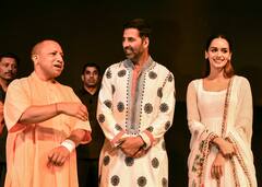 Prithviraj Film: মুক্তির আগে বিশেষ স্ক্রিনিং পৃথ্বীরাজের, অক্ষয়-মানুসীর প্রশংসায় আদিত্যনাথ