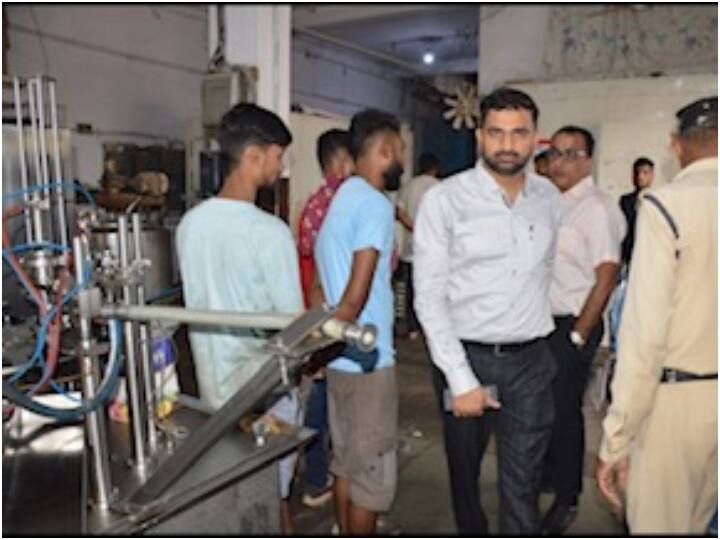 MP News many irregularities found in Icecream Factory seal in Jabalpur ANN Jabalpur News: गंदगी मिलने पर जबलपुर में आइसक्रीम फैक्ट्री सील, एनएसए में गिरफ्तार हिस्ट्रीशीटर के दोस्त की है फैक्ट्री