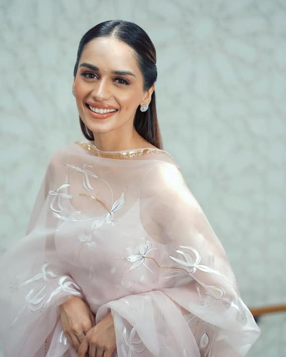 Manushi Chhillar Photos: ट्रेडिशनल लुक में अप्सरा सी खूबसूरत लगीं मानुषी छिल्लर, तस्वीरें देख आपको भी हो जाएगा प्यार!