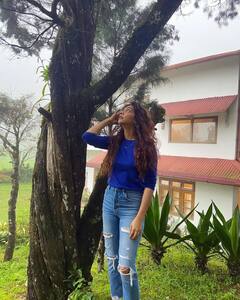 கிறங்க வைக்கும் பேரழகி ... நடிகை மடோனா செபாஸ்டியனின் லேட்டஸ்ட் க்ளிக்ஸ்