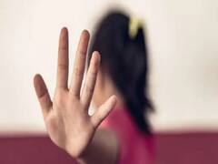 Delhi News: दिल्ली मेट्रो स्टेशन पर महिला के साथ हुई अश्लील हरकत, Twitter पर जानकारी देते हुए मांगी पुलिस से मदद