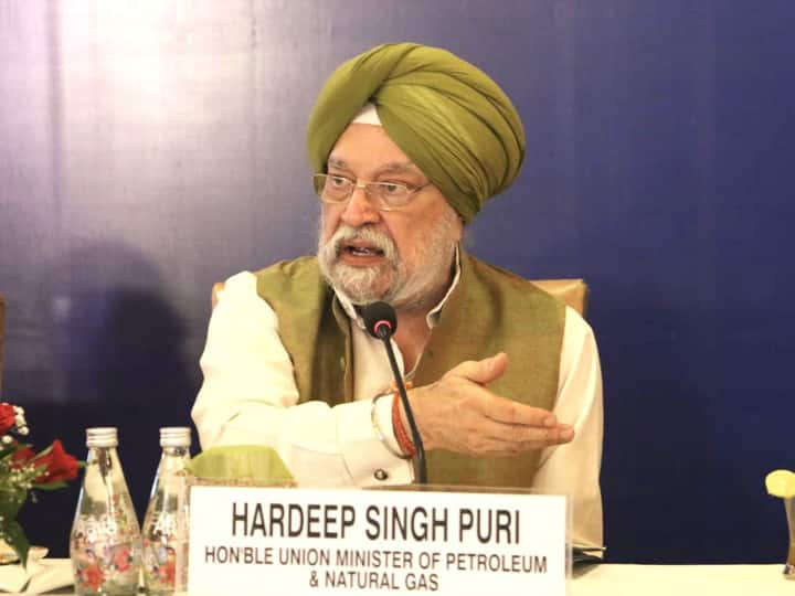 Hardeep puri union minister given big statement to Street vendors contributors to new India Hardeep Puri: स्ट्रीट वेंडर्स के लिए केंद्रीय मंत्री ने कही ये बड़ी बात- 'रेहड़ी-पटरीवाले देश के आर्थिक तंत्र का अहम हिस्सा हैं'