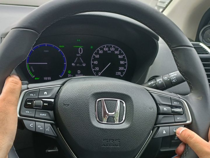 Honda City e:HEV Hybrid Review: Sedan With 19 Kmpl Mileage