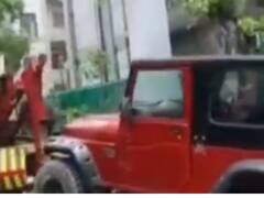 Watch: फोर व्हीलर पर स्टंट करना युवक को पड़ा भारी, हाइवे से सीधा हवालात पहुंची गाड़ी