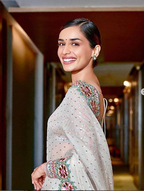 ਪਹਿਲੀ ਫਿਲਮ ਲਈ ਮੰਨਤ ਮੰਗਣ 'ਬੱਪਾ' ਦੇ ਦਰਬਾਰ ਪਹੁੰਚੀ ਮਾਨੂਸ਼ੀ