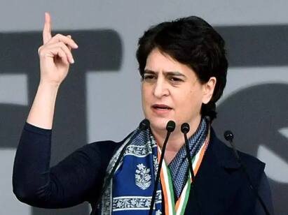 Priyanka Gandhi Tests Coronavirus Positive after Sonia  Gandhi COVID Positive Priyanka Gandhi Corona Positive: நேற்று சோனியா! இன்று பிரியங்கா! காந்தி குடும்பத்தை துரத்தும் கொரோனா!