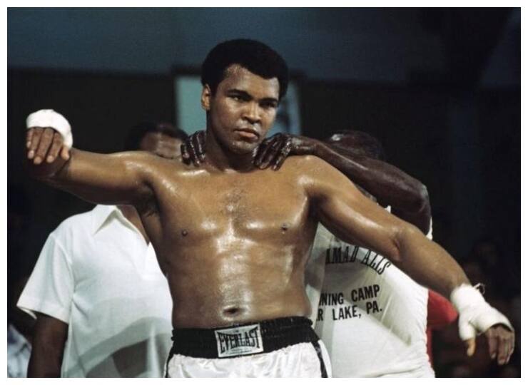 Muhammad Ali Death Anniversary know more his childhood story and life stroy Muhammad Ali Death Anniversary: कौन थे महान बॉक्सर मोहम्मद अली? बस से रेस लगाकर जाते थे स्कूल, सिर्फ नाम सुनकर थर्राते थे खिलाड़ी