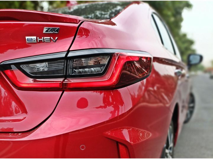 Honda City e:HEV Hybrid Review: Sedan With 19 Kmpl Mileage