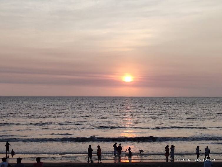 Looking for a quiet beach near Mumbai to spend time with a 'special' person? Then read this ‘खास’ व्यक्तीसोबत वेळ घालवण्यासाठी मुंबईजवळ एखादा शांत समुद्रकिनारा शोधताय? मग हे वाचा
