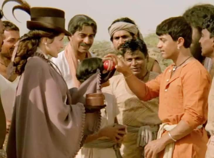 Aamir Khan sang Aati Kya Khandala Song in front of villagers while shooting for Lagaan Aamir Khan: जब लगान की शूटिंग के दौरान अचानक भीड़ के सामने आमिर खान गाने लगे थे आती क्या खंडाला गाना, ये थी वजह