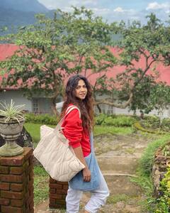 கிறங்க வைக்கும் பேரழகி ... நடிகை மடோனா செபாஸ்டியனின் லேட்டஸ்ட் க்ளிக்ஸ்