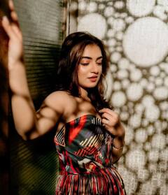 Actress Nazriya: சில்லென ஒரு மழை துளி என்னை நனைக்குதே பெண்ணே.. நடிகை நஸ்ரியா லேட்டஸ் க்ளிக்ஸ் !