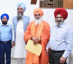 ਪੰਜਾਬ ਤੋਂ ਰਾਜ ਸਭਾ ਮੈਂਬਰ ਸੰਤ ਬਲਬੀਰ ਸਿੰਘ ਸੀਚੇਵਾਲ ਤੇ ਵਿਕਰਮਜੀਤ ਸਿੰਘ ਸਾਹਨੀ ਨੂੰ ਸਰਟੀਫ਼ਿਕੇਟ ਸੌਂਪੇ
