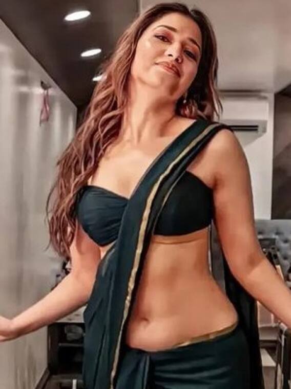 తమన్నా మ్యాజిక్, చీరతో వెళ్లి చిటికెలో మాయం!