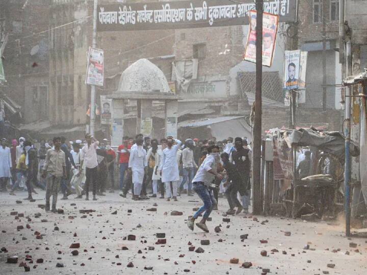 kanpur violence update cm yogi adityanath to take harsh action on culprits Kanpur Violence: कानपुर हिंसा पर सीएम योगी सख्त, कहा- नहीं बख्शे जाएंगे दोषी, अब तक 18 आरोपी गिरफ्तार, जानें- ताजा हालात
