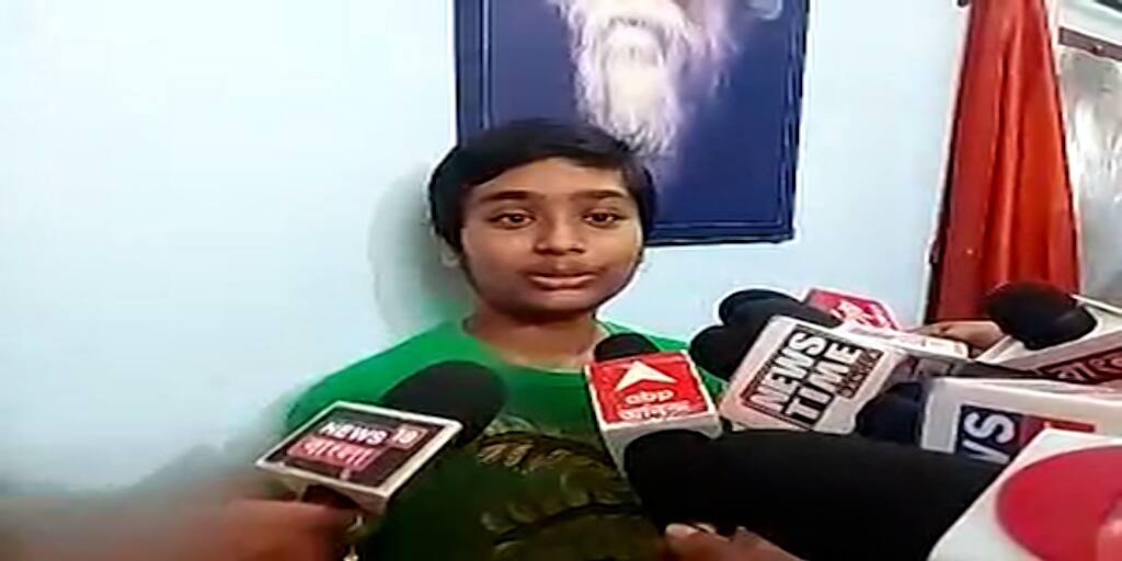 WB Madhyamik Results 2022 Rounak Mandal Got first place WB Madhyamik Results 2022: 'এক থেকে দশের মধ্যে থাকব তা নিশ্চিত ছিলাম', জানালেন মাধ্যমিকে প্রথম স্থানাধিকারী রৌনক