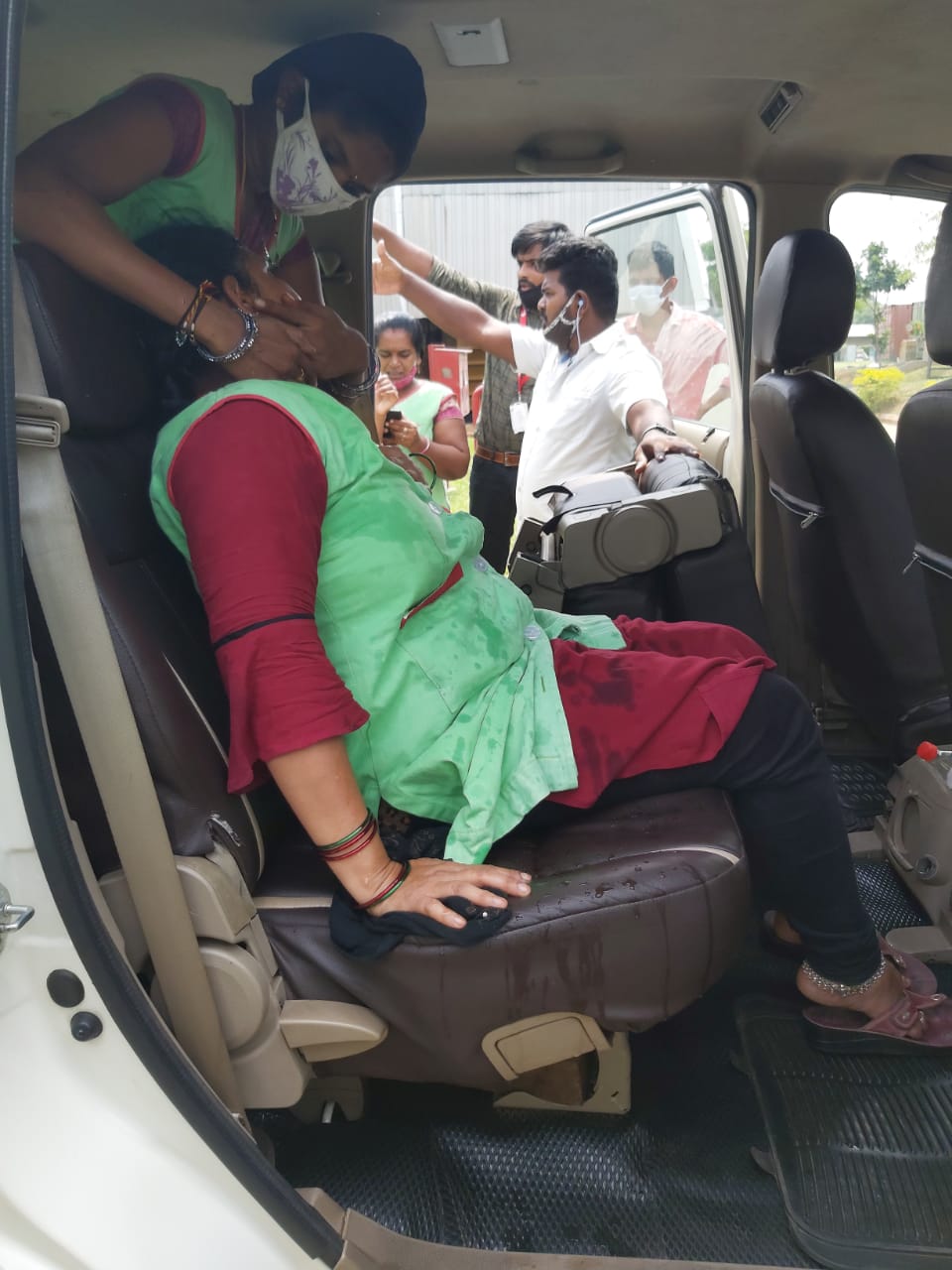 Visakhapatnam Gas Leak: అచ్యుతాపురం బ్రాండిక్స్ సెజ్ లో అమ్మోనియా వాయువు లీక్, 100 మందికి పైగా అస్వస్థత