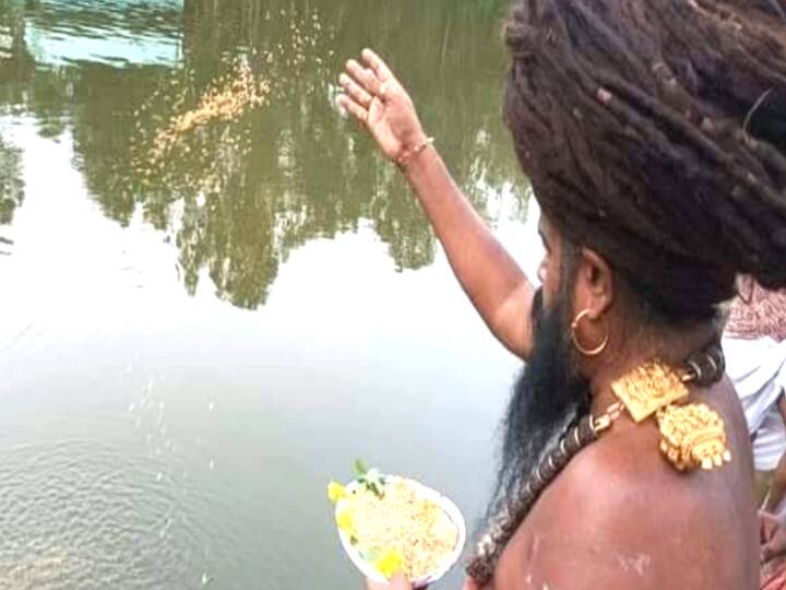 Dharmapuram Aadheenam to welcome the Cauvery water by performing special puja மயிலாடுதுறை மாவட்டத்திற்கு வந்த காவிரி நீர்: மலர்தூவி வரவேற்ற தருமபுரம் ஆதீனம்!