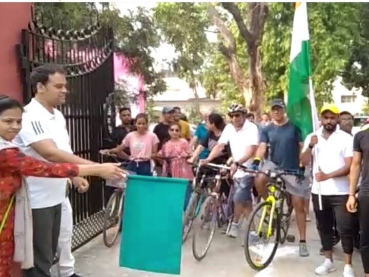 Sitapur Uttar Pradesh On call of IMA on World Bicycle Day cycle rally taken out by doctors ANN World Bicycle Day 2022: विश्व साइकिल दिवस पर Sitapur में साइकिल चलाने निकले डॉक्टर, गिनाए इसके फायदे
