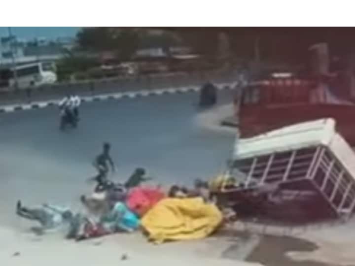 Passengers landed on moving road without stopping vehicle watch video Watch: चलती रोड पर यात्रियों को बिना गाड़ी रोके उतारा, वीडियो देख लोग हैरान!