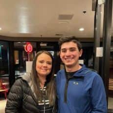 ਮਾਂ ਨੇ 20 ਸਾਲਾਂ ਬਾਅਦ ਲੱਭਿਆ ਪੁੱਤਰ: ਇੱਕੋ ਦਫ਼ਤਰ 'ਚ ਕੀਤਾ ਸੀ ਕੰਮ, FACEBOOK ਦੇ ਮੈਸੇਜ ਨੇ ਦੋਵਾਂ ਨੂੰ ਮਿਲਾਇਆ