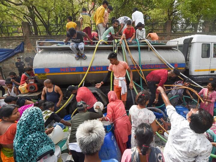 maharashtra News Aurangabad Marathwada Water Issues Marathwada: मराठवाड्यातील 647 गावांत पाणीटंचाई; 852 विहिरींचे अधिग्रहण, 94 टँकरद्वारे...