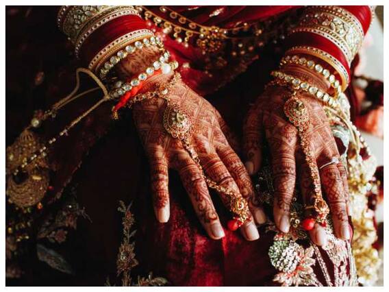 Wedding Tips: दुल्हन को शादी से पहले पता होनी चाहिए ये जरूरी बातें Wedding Tips: दुल्हन को शादी से पहले पता होनी चाहिए ये जरूरी बातें