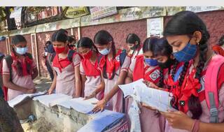 WB Madhyamik Results 2022: ৬৯০ পেয়ে চতুর্থ স্থানে চারজন, মাধ্যমিকের ফলপ্রকাশ