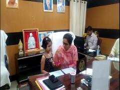 Fatehpur News: 5 साल की बच्ची DM के पास लेकर पहुंची समस्या, बोली- शहर के पार्क करा दीजिए ठीक, जानिए फिर डीएम ने क्या कहा