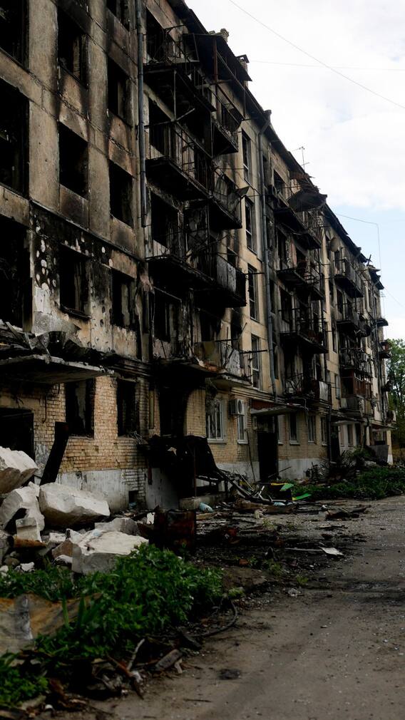 যুদ্ধের ১০০ দিন