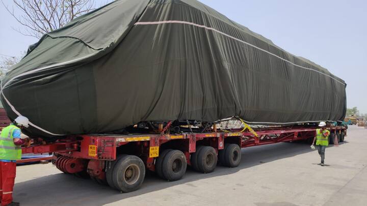 आरआरटीएस ट्रेनों के परीक्षण और रखरखाव के लिए दुहाई डिपो में 11 स्टेबलिंग लाइन, 2 वर्कशॉप लाइन, 3 इंटरनल-बे लाइन (आईबीएल) और एक हेवी इंटरनल क्लीनिंग (एचईसी) लाइन का निर्माण किया जा रहा है, जिनमें एक वर्कशॉप और एक आईबीएल लाइन का निर्माण अंतिम चरण में हैं, जबकि बाकी लाइनों का निर्माण पूरा हो चुका है. फोटो साभार- (नेशनल कैपिटल रीजन ट्रांसपोर्ट कॉरपोरेशन ट्विटर)