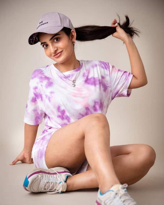 Ananya Nagalla Latest Photos: గ్లామర్ డోస్ పెంచిన అనన్యా నాగళ్ళ