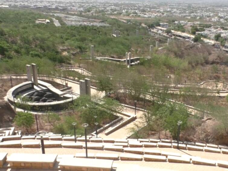 PM Modi's dream project Smritivan Memorial Park Bhuj in final stage of construction, likely to be inaugurated in july 2022 BHUJ :  પીએમ મોદીના ડ્રીમ પ્રોજેક્ટ સ્મૃતિવન મેમોરિયલ પાર્કનું નિર્માણકાર્ય અંતિમ તબક્કામાં, આવતા મહિને લોકાર્પણ થવાની સંભવના