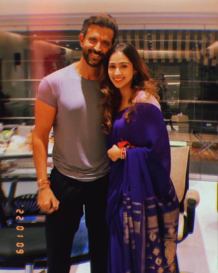 इन दिनों बॉलीवुड एक्टर ऋतिक रोशन की कजिन सिस्टर पश्मीना रोशन काफी ज्यादा चर्चाओं में हैं. दरअसल, वो अपना बॉलीवुड डेब्यू करने जा रही हैं.