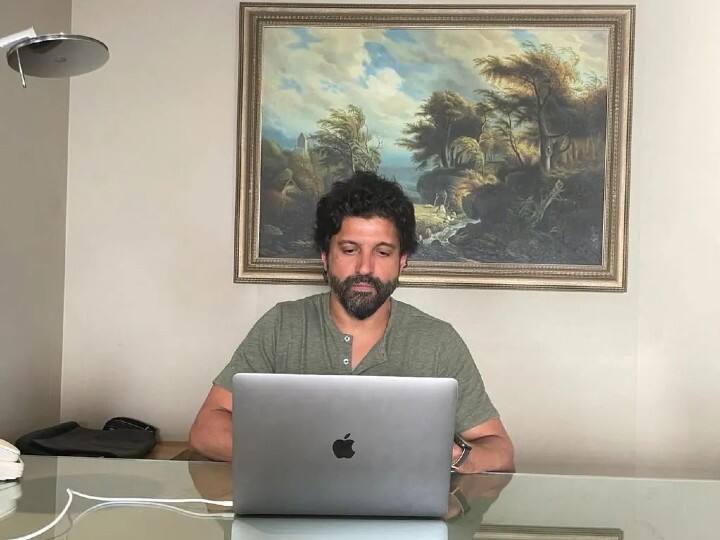 Farhan Akhtar Begins Working On A Script, Is Ritesh Sidhwani Hinting At 'Don 3' In The Making? Farhan Akhtar Begins Working On A Script, Is Ritesh Sidhwani Hinting At 'Don 3' In The Making?