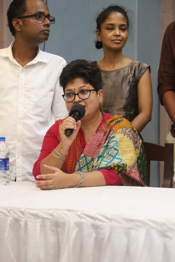 জীবনের চোরাগলিতে পদপিষ্ট হয়ে নয় বরং সামাজিক জীবনের প্রতিটা ধাপে পা রেখে তারা পৌঁছতে চায় তাদের কাঙ্খিত সেই আসনে।