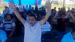 Kashmir में बढ़ते आतंक के बाद, कश्मीरी पंडित शिक्षकों का सुरक्षित जगहों पर किया गया तबादला