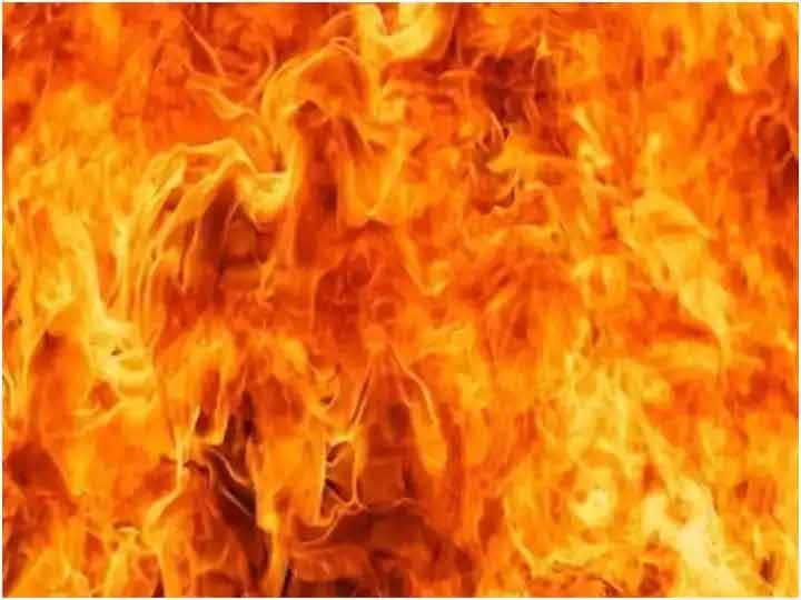 Bankura News Massive Fire In Patrasayar, Rain Extinguish the flame Bankura Fire : সর্বগ্রাসী আগুনে পুড়ে ছাই হতে হতেও বাঁচল বাঁকুড়ার বাজার ! ত্রাতা বৃষ্টি