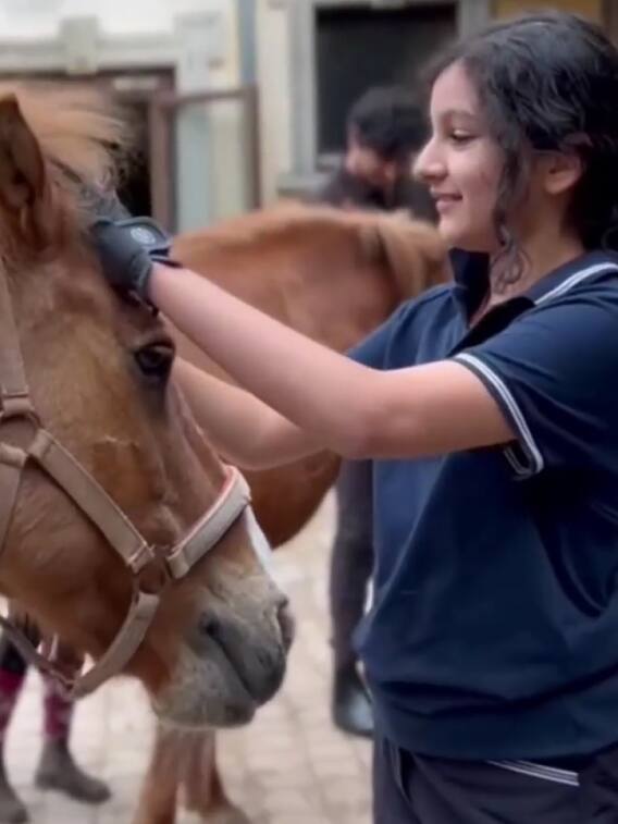 సితార, గౌతమ్ గుర్రపు స్వారీ, ఇదిగో వీడియో