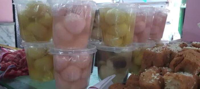 রাত পোহালেই জামাইষষ্ঠী। জামাই-এর জন্য তোড়জোড় শুরু হয়েছে শ্বশুড়বাড়িতে।