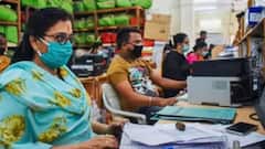 EPFO Update: EPF-এ আরও কমল সুদের হার, চিন্তায় মধ্যবিত্ত !